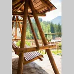 Charming In A Private Mountain Villa Braşov