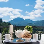 Charming In A Private Mountain Braşov
