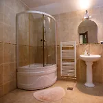 Villa Charming In A Private Mountain Braşov