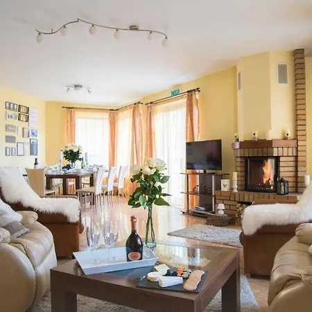 Charming In A Private Mountain Brašov