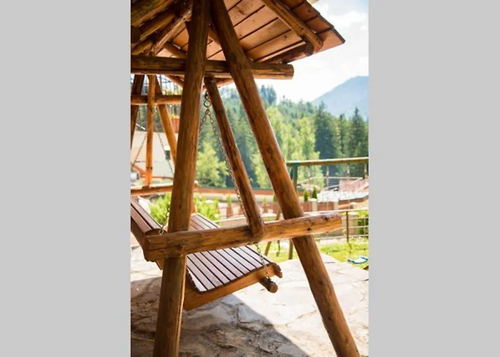 Charming In A Private Mountain Вілла Брашов