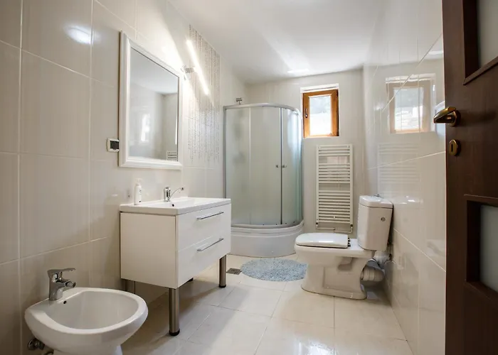 Charming In A Private Mountain Вілла